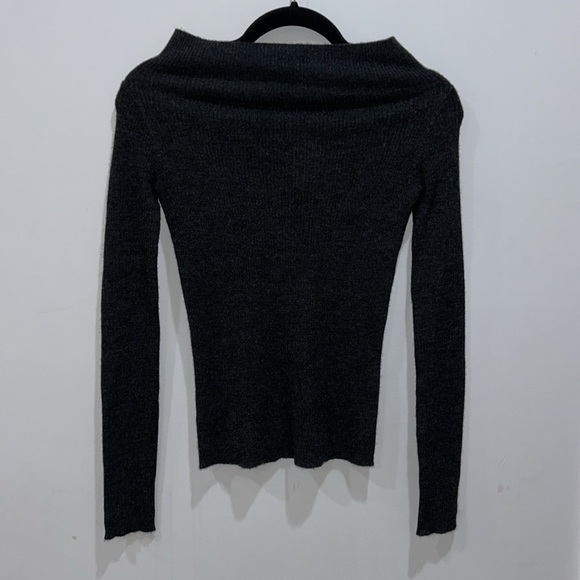 360 Cashmere Dorothy Off Shoulder Cashmere Sweater in  Charcoal Grey - Picture 7 of 8